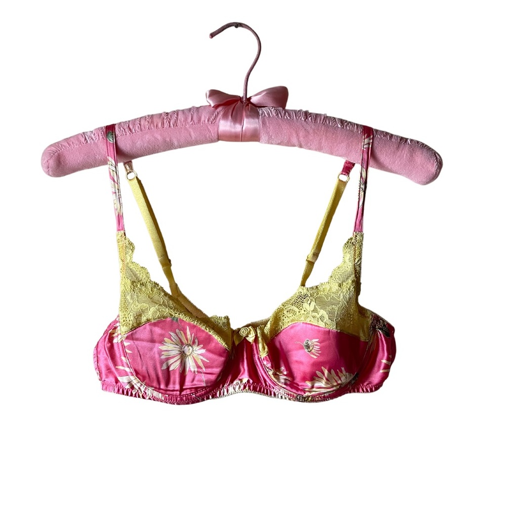 My favorite Y2K Victoria Secret Silk Daisy Lace Bra | bra | lingerie | VS | silk